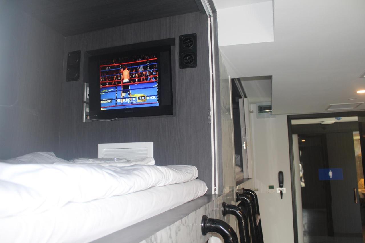 H-District Boutique Poshotel Bangkok Buitenkant foto