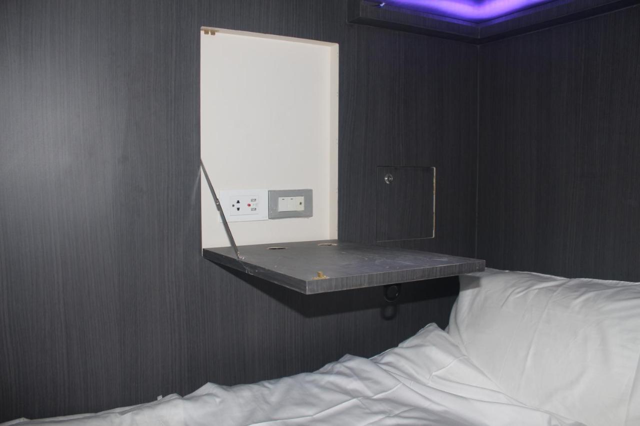 H-District Boutique Poshotel Bangkok Buitenkant foto