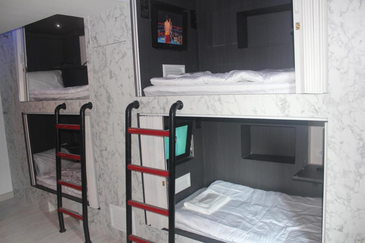 H-District Boutique Poshotel Bangkok Buitenkant foto